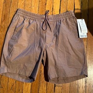 Lululemon mens bowline shorts 8inch size L